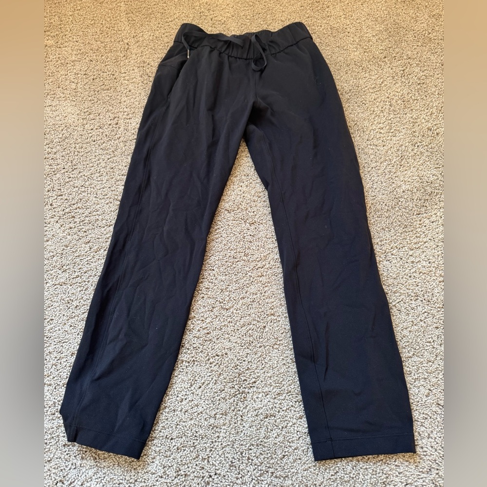 Lululemon joggers, black